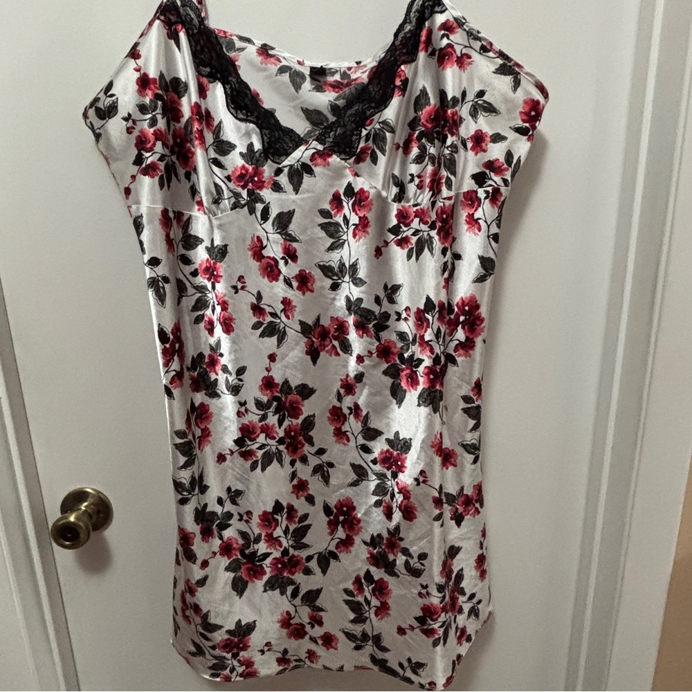 Vintage  Ambrielle Women’s Satin Floral gown Lace & Spaghetti Straps Plus 2X